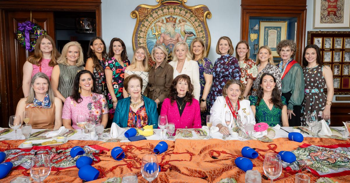 Monarchs Reunite for Mardi Gras Luncheon at Antoine's | Mardi Gras