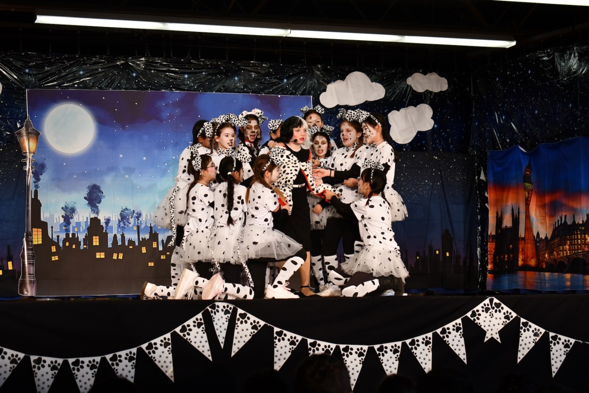 Herricks fifth grade drama club delights audiences of all ages with ‘101 Dalmatians’ 