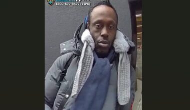 Cops release photos of suspect in fatal shooting of panhandler in Manhattan 7-Eleven