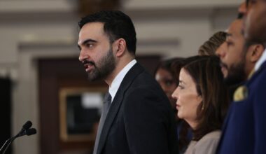 The National Desk dark theme brand icon