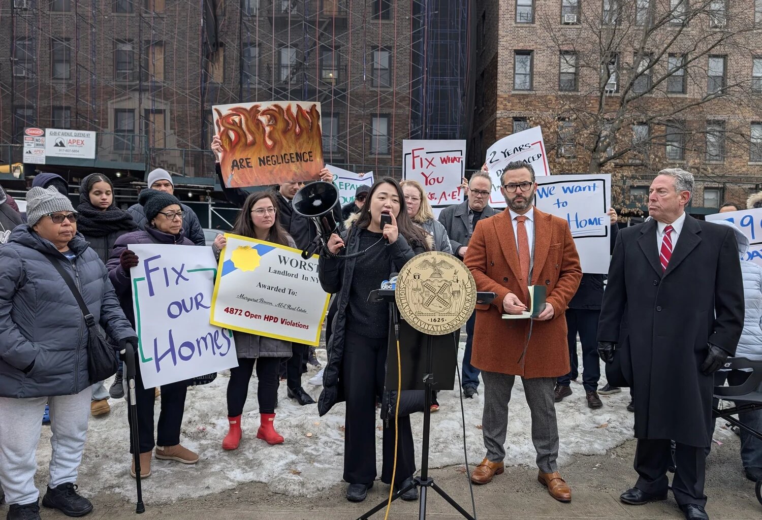 Queens pols call on notorious landlord to pay up after 2023 fire — Queens Daily Eagle