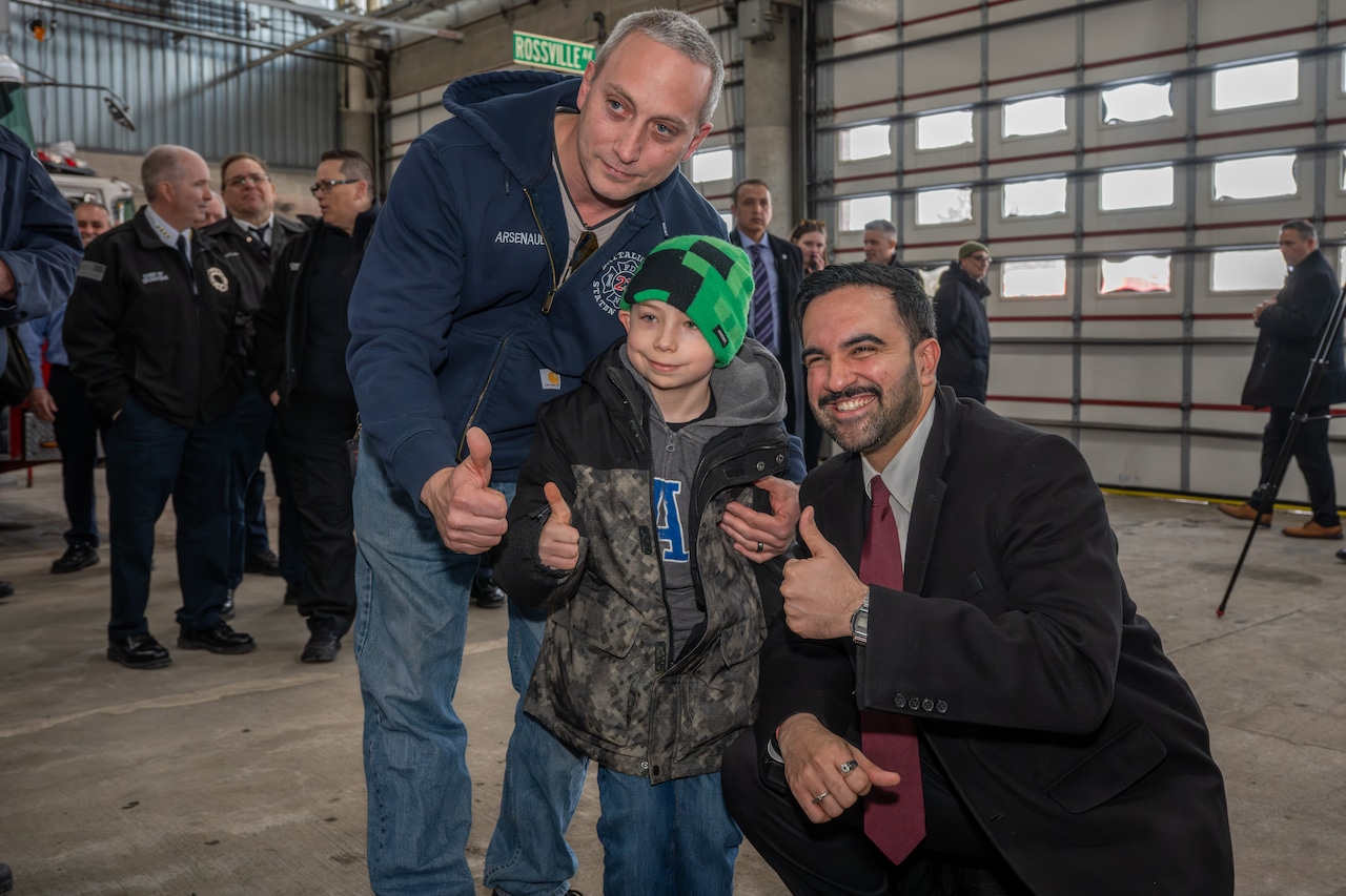 Mayor Zohran Mamdani thanks firefighters and EMS personnel for keeping New Yorkers safe during the cold snap