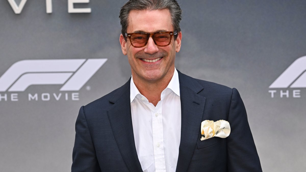 Jon Hamm comes full circle, hosting NFL Honors 15 years after attending inaugural ceremony – NBC New York