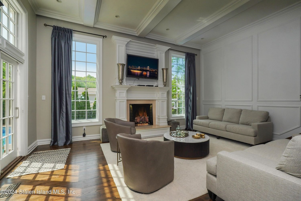 116 Fine Blvd., Todt Hill