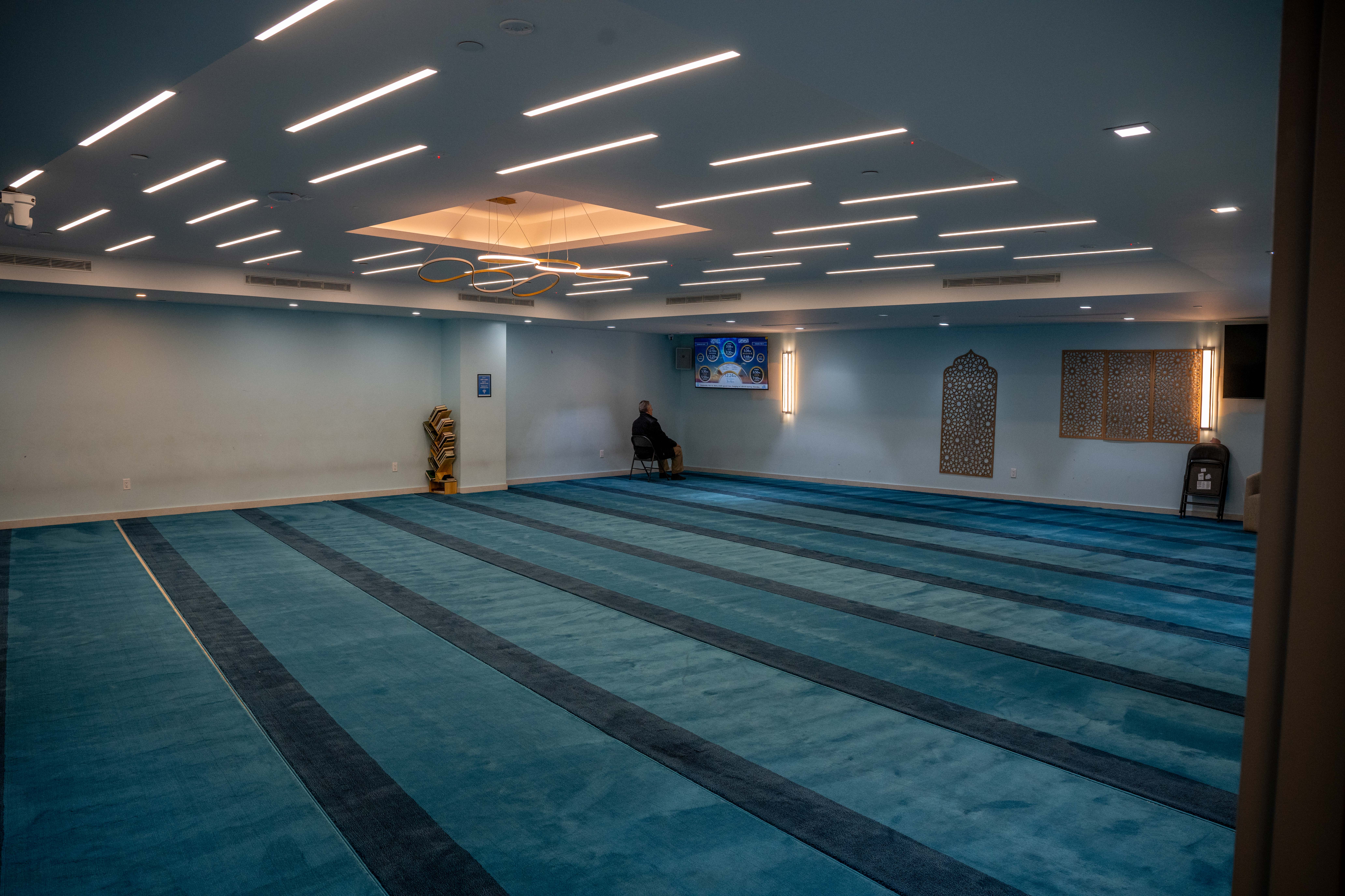 Members of the Muslim American Society of Staten Island celebrate Ramadan in their newly expanded community center in Dongan Hills on Tuesday, February 17, 2026. (Owen Reiter for the Advance/SILive.com)