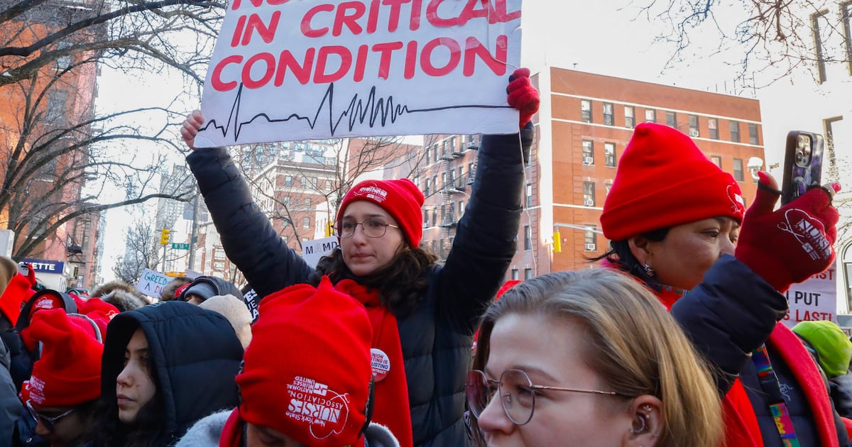 Nurses at last striking NYC hospital reach tentative deal to return to work