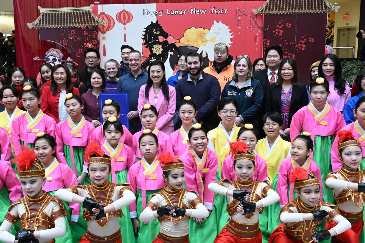 NYC Council Deputy Leader Ung holds inaugural in-district Lunar New Year celebration – QNS