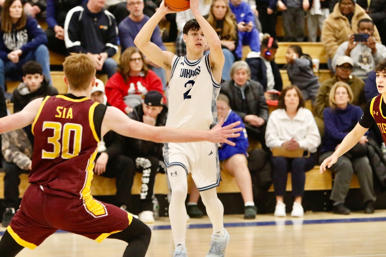 St. Joseph by-the-Sea grinds out nail-biting win over Staten Island Academy to reach SIHSL semifinals