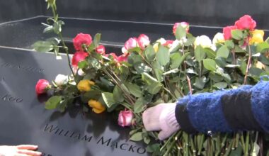 Exactly 33 years later to the day at 12:18 p.m., loved ones of the victims honored their loved ones who never made it home. (Spectrum News NY1)