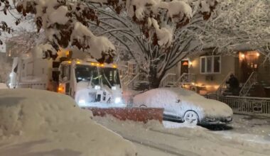 Forecasters called for 16 to 24 inches of snow, with the worst conditions expected through midday Monday. (Spectrum News NY1)