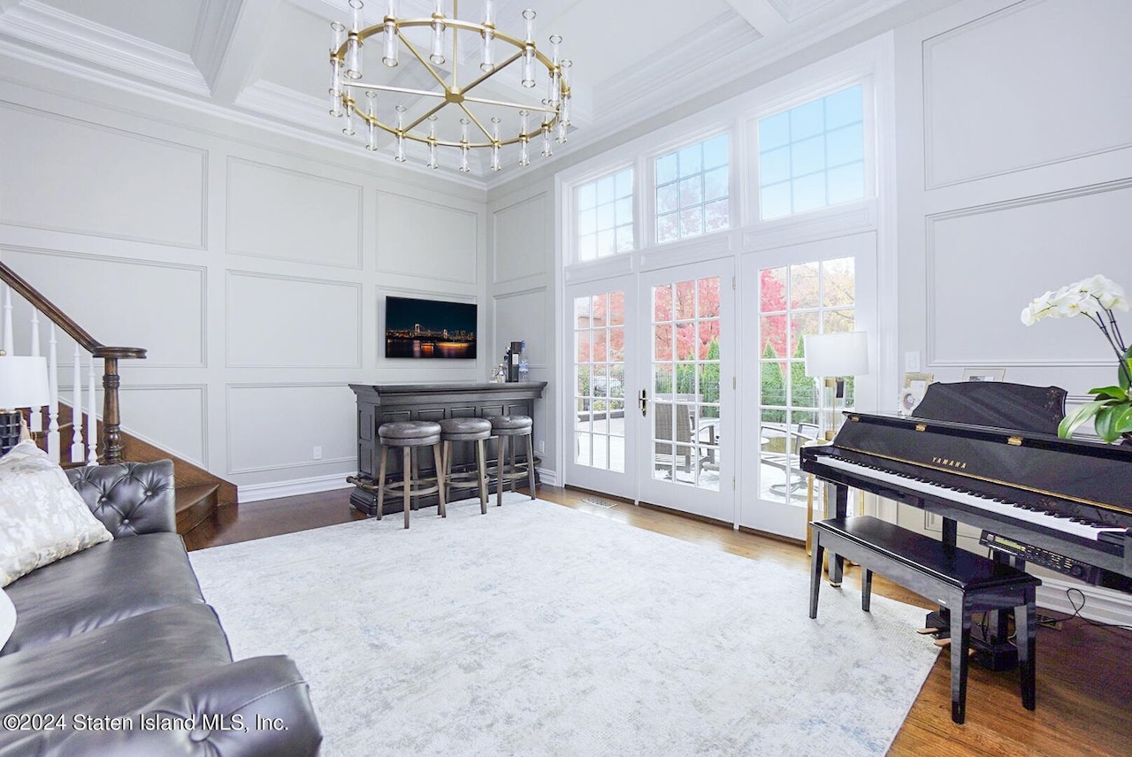 116 Fine Blvd., Todt Hill