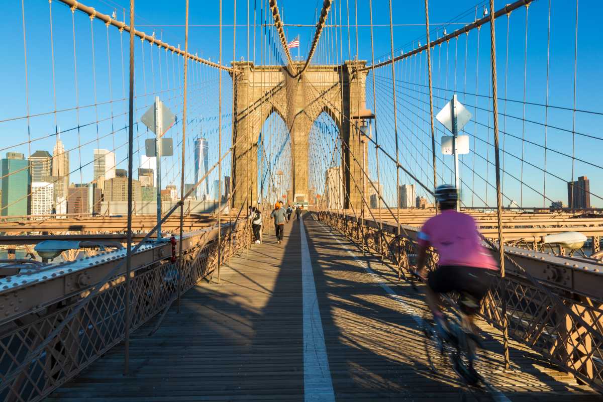 FIRST on amNY | Bicyclists across the East River bridges set record-high for fifth-straight year, DOT data says