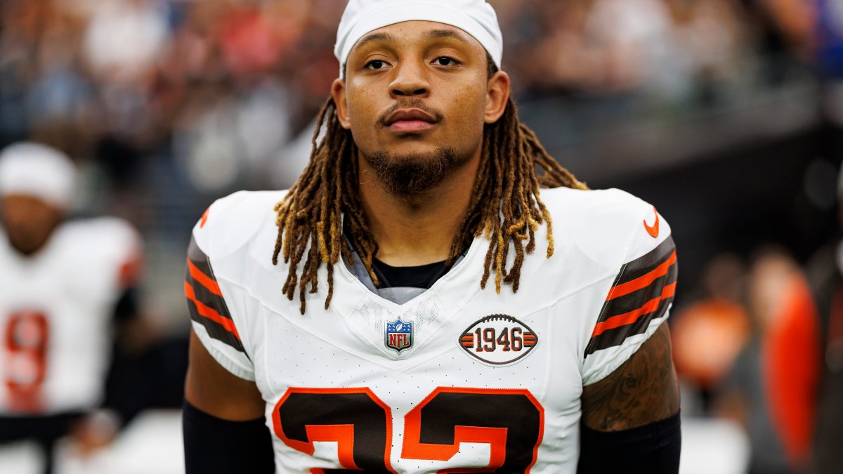Browns safety Ronnie Hickman jumped by 4 men in NYC hotel lobby – NBC New York