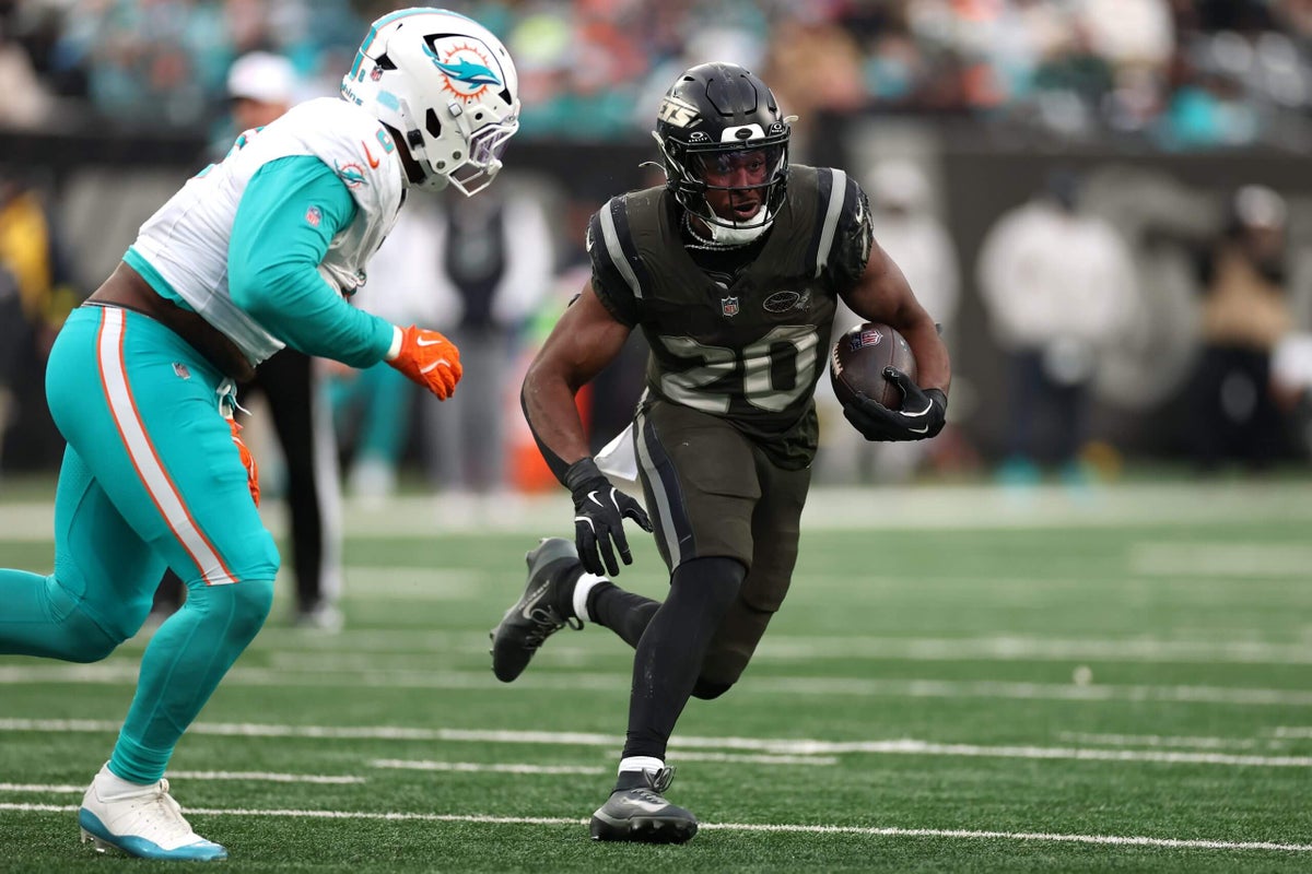 The Jets’ 10 best free agents: Breece Hall and a pair of guards top the list