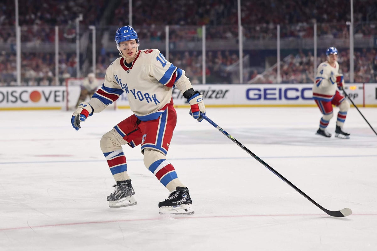Rangers trade Artemi Panarin to Kings for conditional third-round pick, prospect