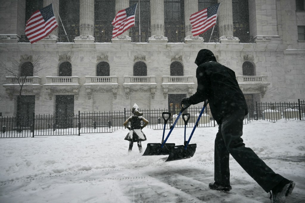 Weather alerts issued for NYC as wind-chill feel plunges into the 20s