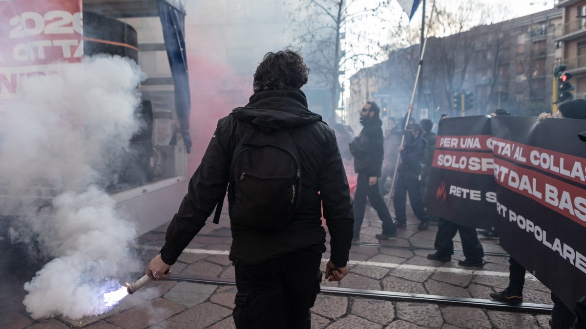 Anti-Olympics protest ends in tear gas outside Milan venue – NBC New York