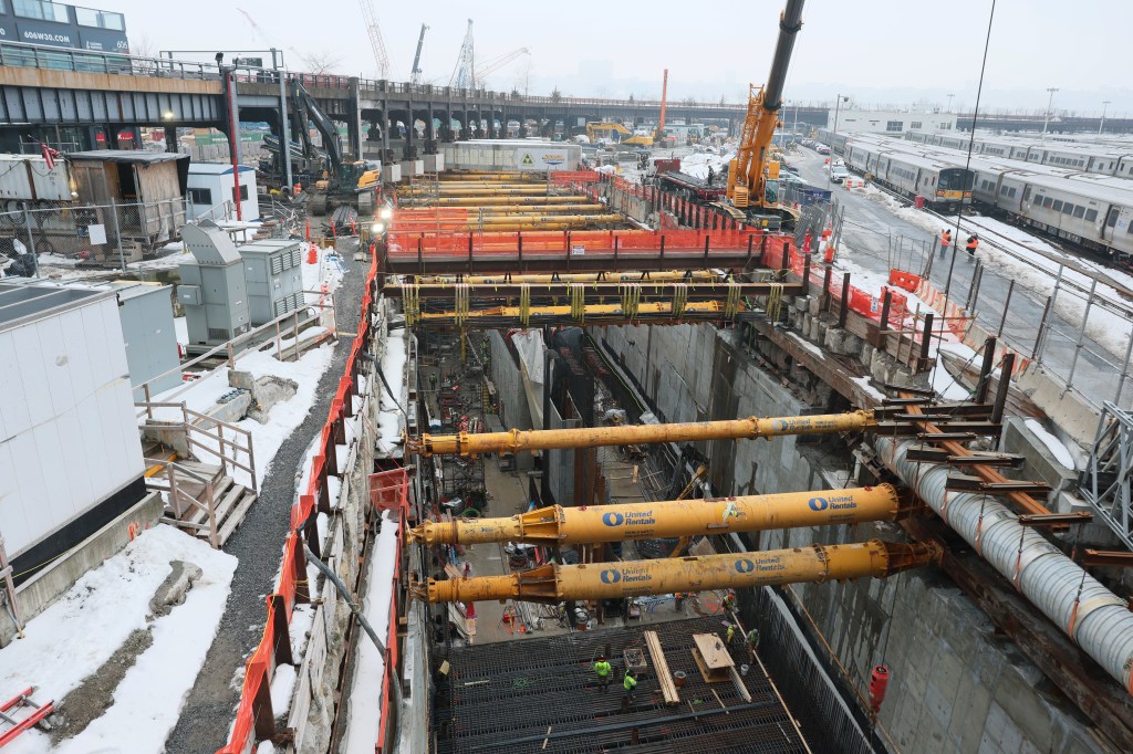 Readers sound off on tunnel funding, NYC unions and online safety