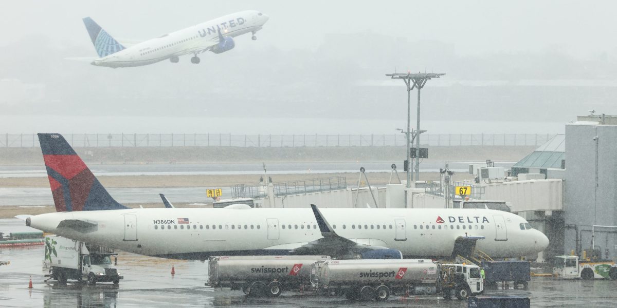 Delta expects to halt flights at NYC, Boston airports for storm