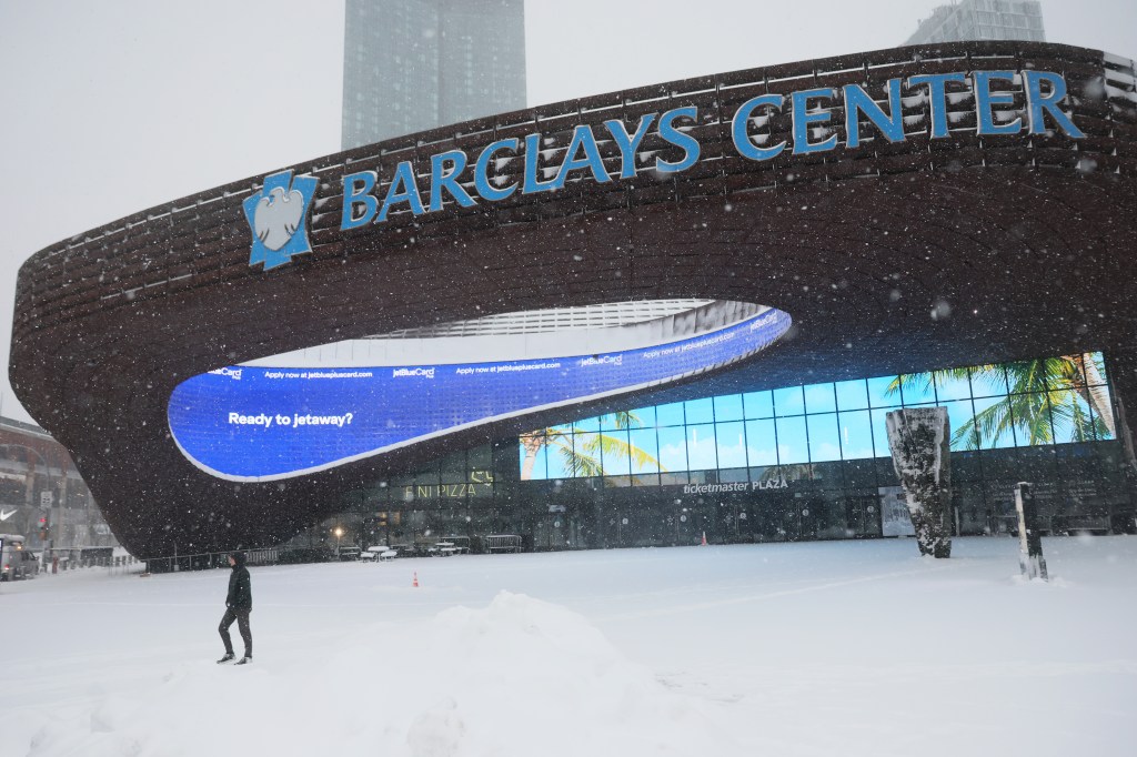 Snow delays travel, but Nets-Mavericks game remains on track
