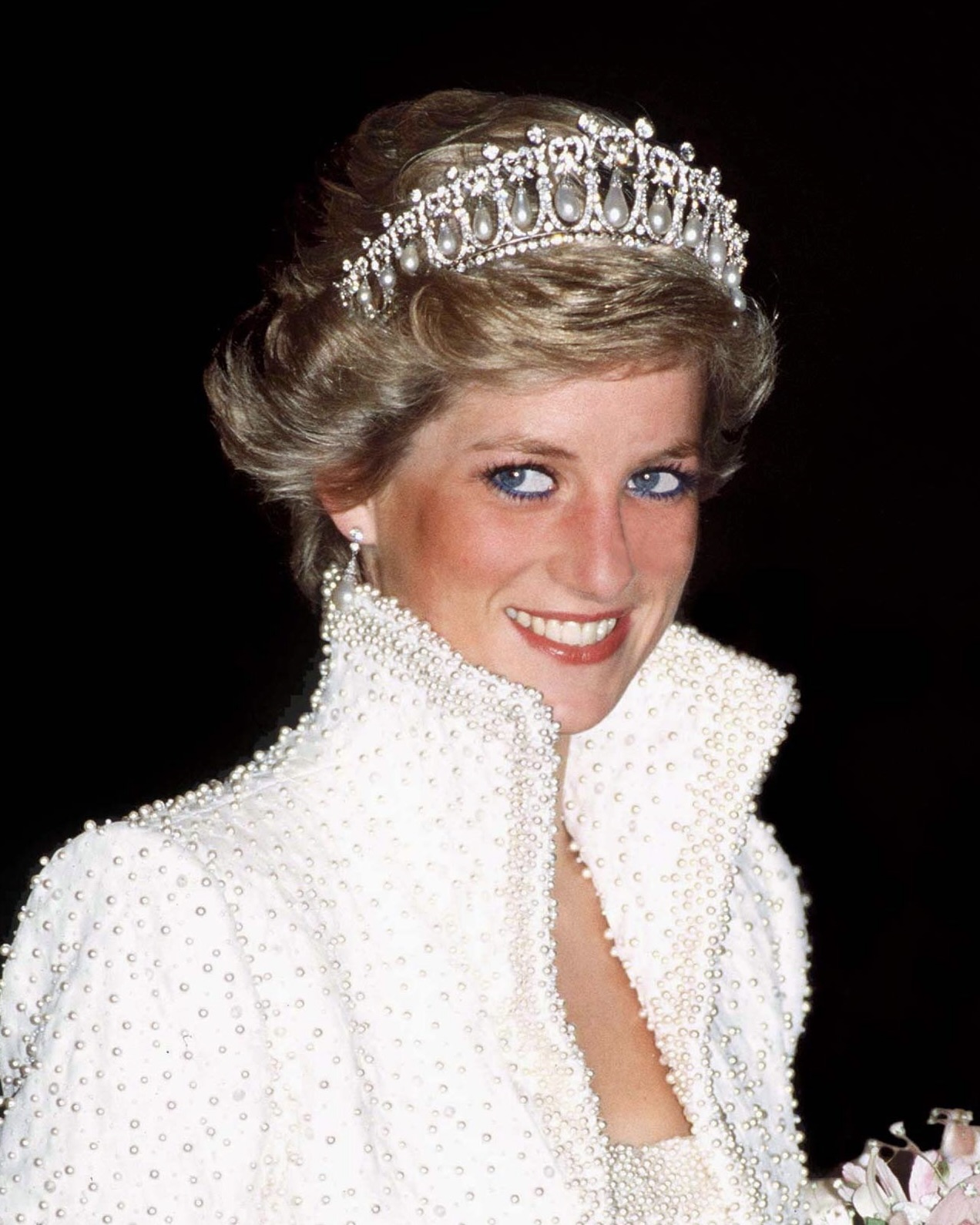 Princess Diana wears the Cambridge Lover's Knot Tiara. (Getty Images)