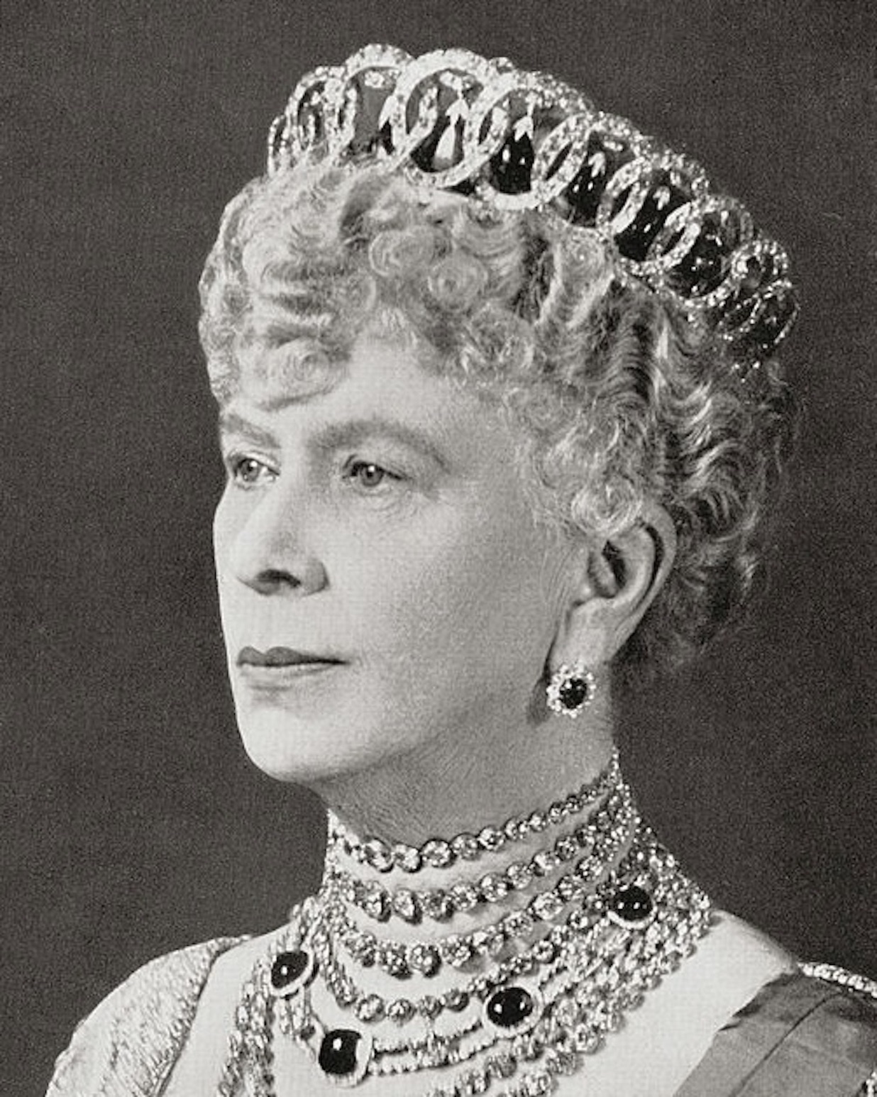 Queen Mary wears the Grand Duchess Vladimir Tiara. (Wikimedia Commons / Public Domain)