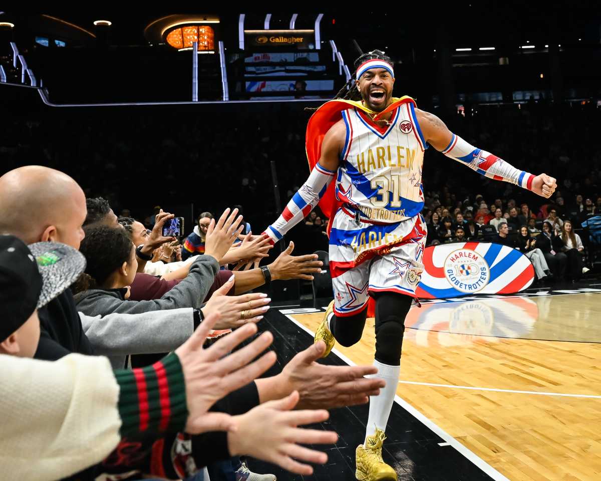 Harlem Globetrotters wow Barclays Center at 100th anniversary tour stop • Brooklyn Paper