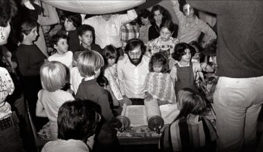 Bill Aron, photographer of Jewish countercultures, gets his due in sweeping NYC retrospective