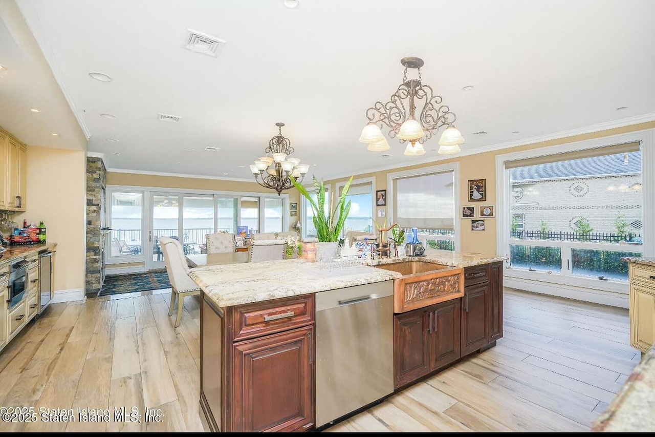 44 Zephyr Avenue, Annadale