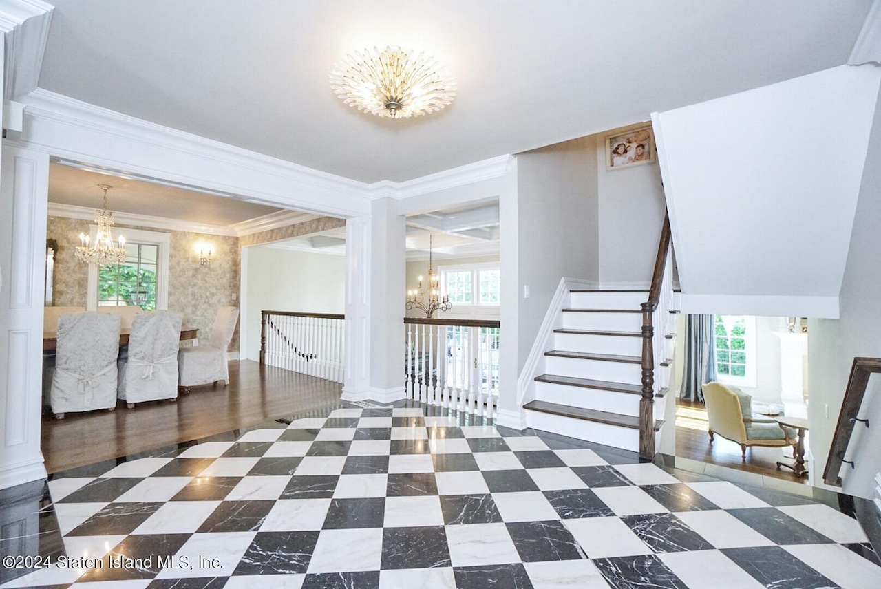 116 Fine Blvd., Todt Hill