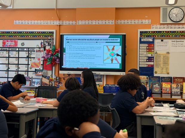 Students at P.S. 315 The Lab School for Children in the Bronx learn about Henrietta Lacks through "Hidden Voices," a New York City Public Schools Department of Social Studies & Civics initiative. (Cayla Bamberger / New York Daily News)