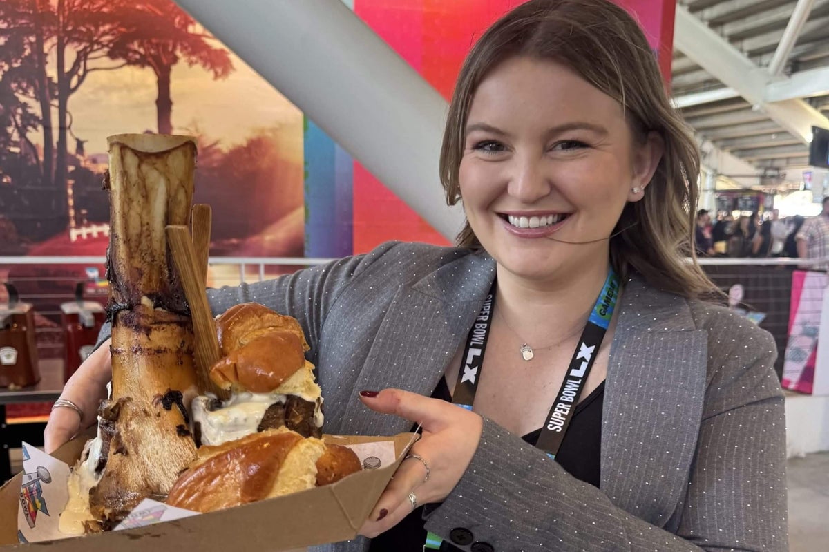 A burger is selling for $180 at the Super Bowl. I ate it to bring you all the details