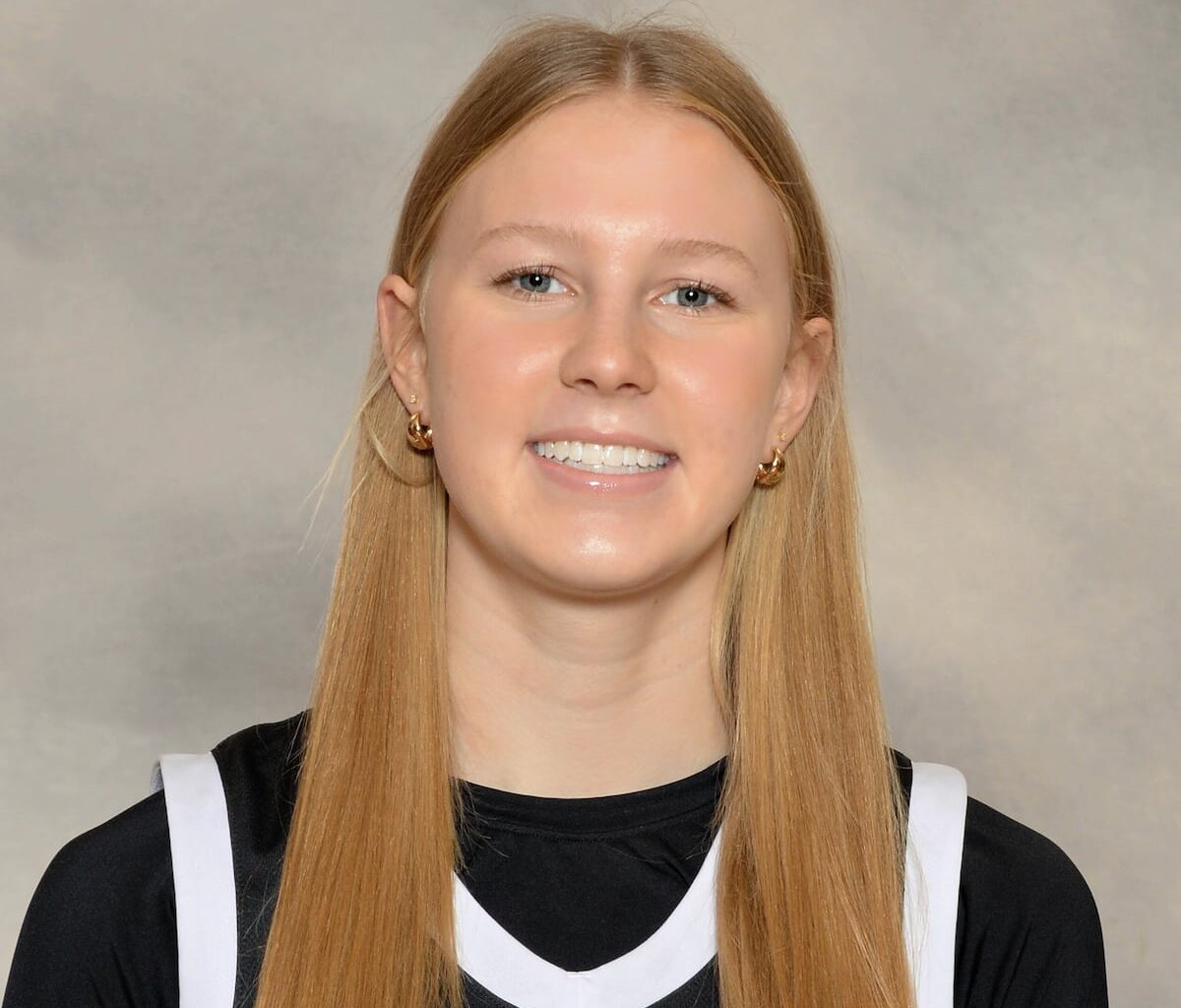 St. Charles East’s Brooklyn Schilb scores 1,000th career point, but Lake Park clinches share of DuKane title – Shaw Local