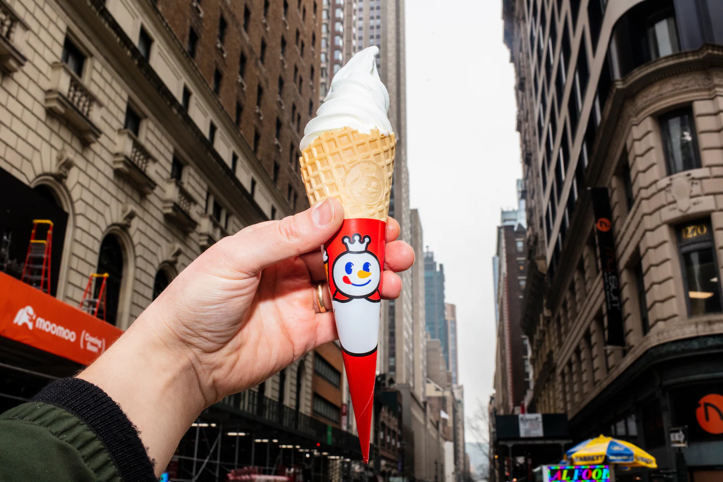 Chinese fast-food chain Mixue arrives in New York. Here’s what it tastes like.