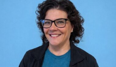 Doyle Recognized with Avera Queen of Peace Hospital DAISY Award