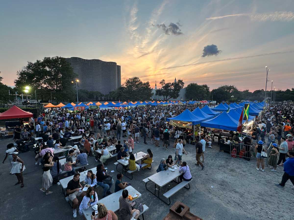 Taste your way around the world for an affordable price at Queens Night Market in April – QNS
