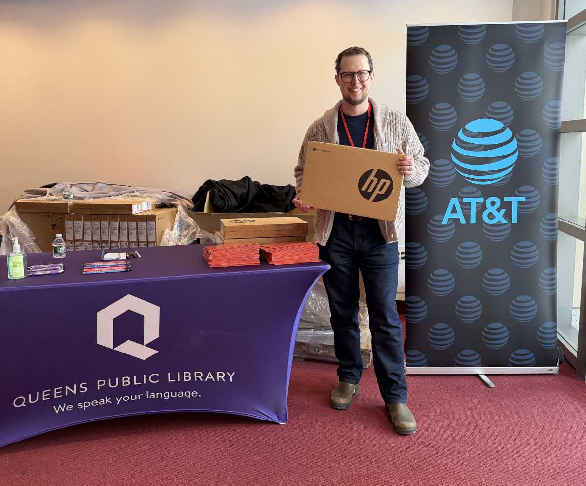 QEDC, AT&T and BP Richards donate 100 laptops to local students during Queens Tech and Career Expo – QNS