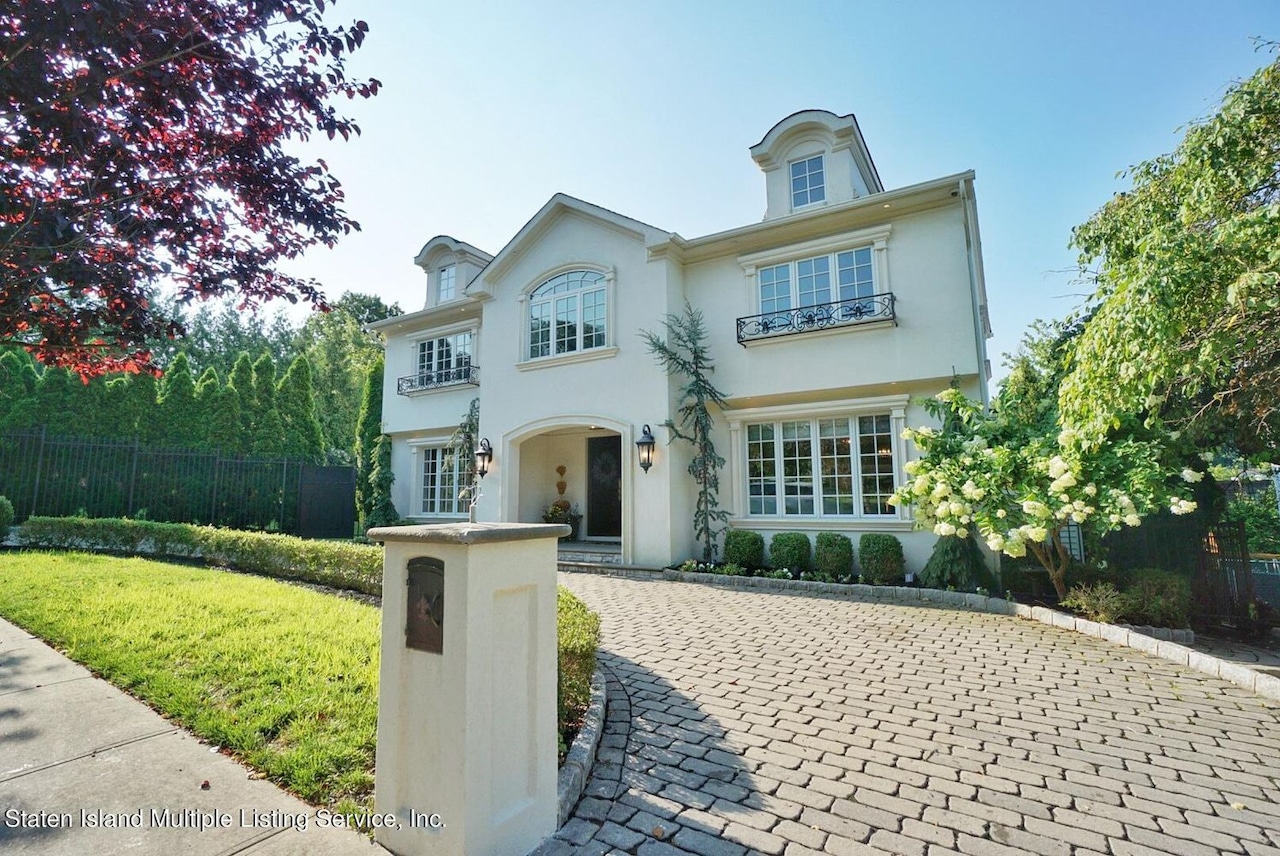 116 Fine Blvd., Todt Hill