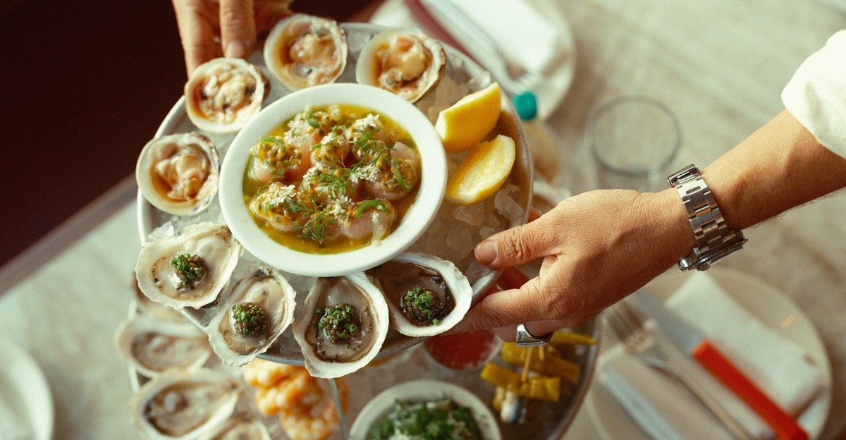 Queen’s Raw Bar and Grill Review: The Eagle Rock Raw Bar Serves Charleston-Level Charm