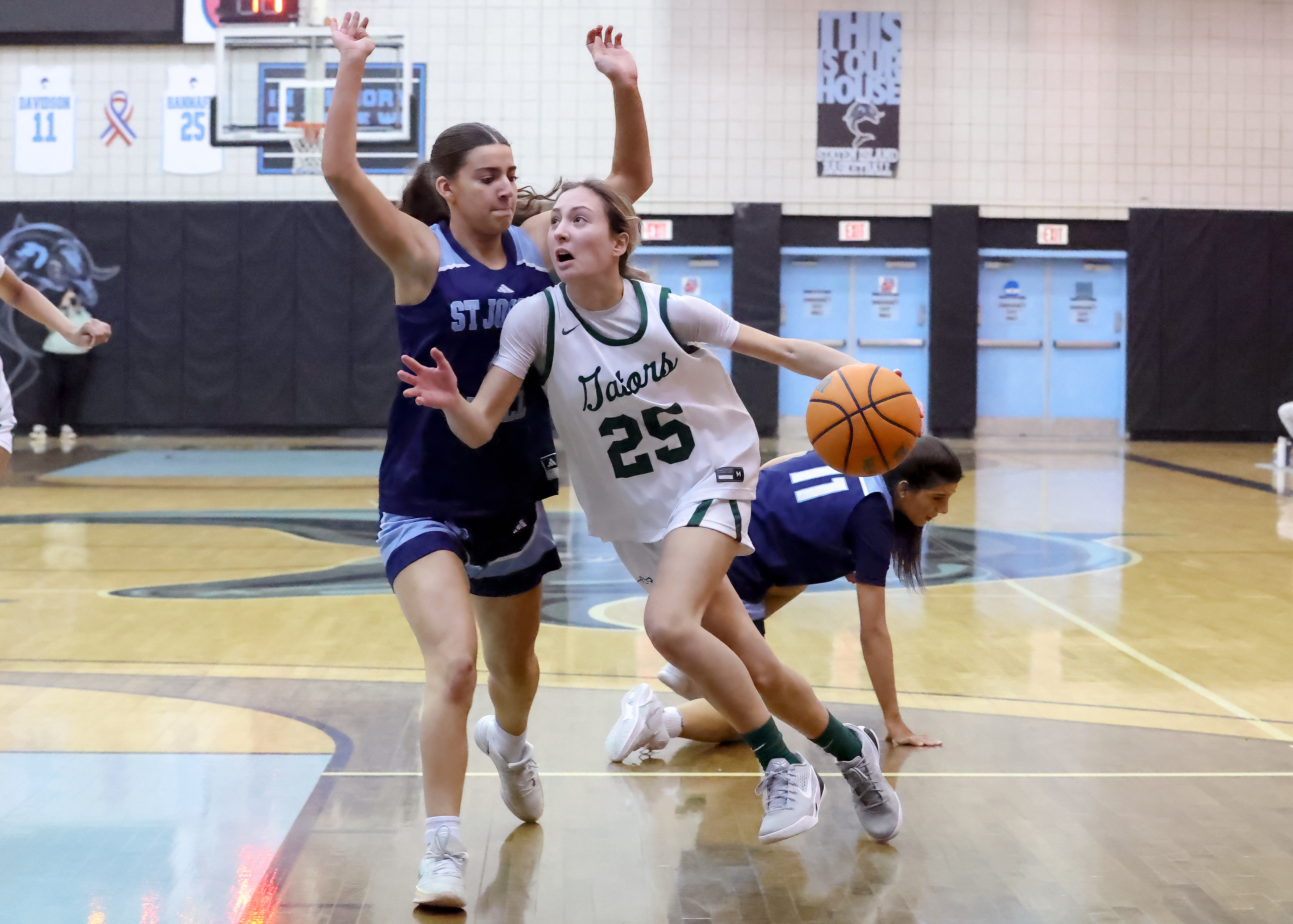 St. Joseph Hill plays Notre Dame Academy in the CHSAA Archdioscesan AA playoff semifinal at the College of Staten Island in Willowbrook on Thursday, Feb. 19, 2026. (Advance/SILive.com | Jason Paderon)