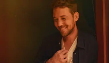 Fleet Foxes' Robin Pecknold announces solo acoustic tour w/ Allegra Krieger, playing NYC Judee Sill tribute