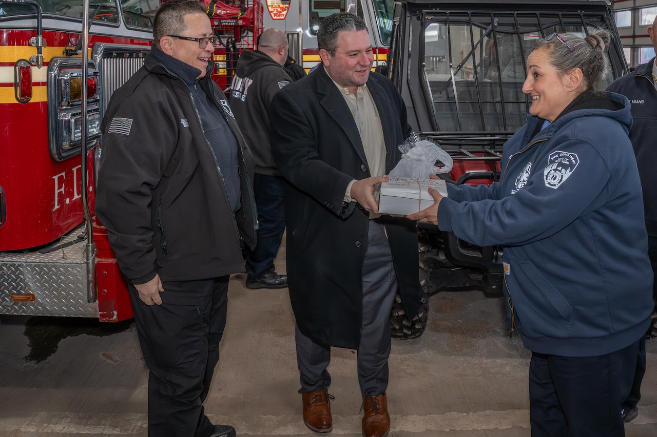 Mayor Zohran Mamdani thanks firefighters and EMS personnel for keeping New Yorkers safe during the cold snap
