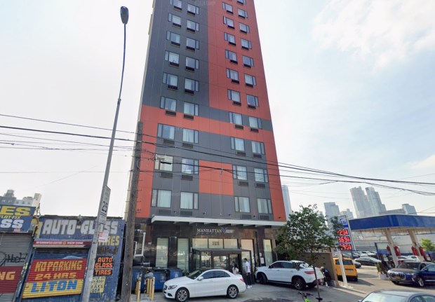 The Manhattan View Hotel in Long Island City, Quuens. (Google)
