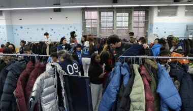 New York Cares partners with New York Yankees to bring warmth to Bronx students at annual coat drive – Bronx Times