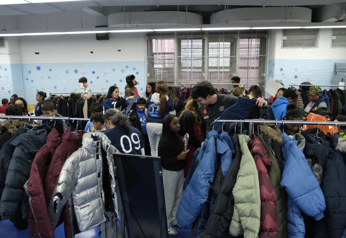 New York Cares partners with New York Yankees to bring warmth to Bronx students at annual coat drive – Bronx Times