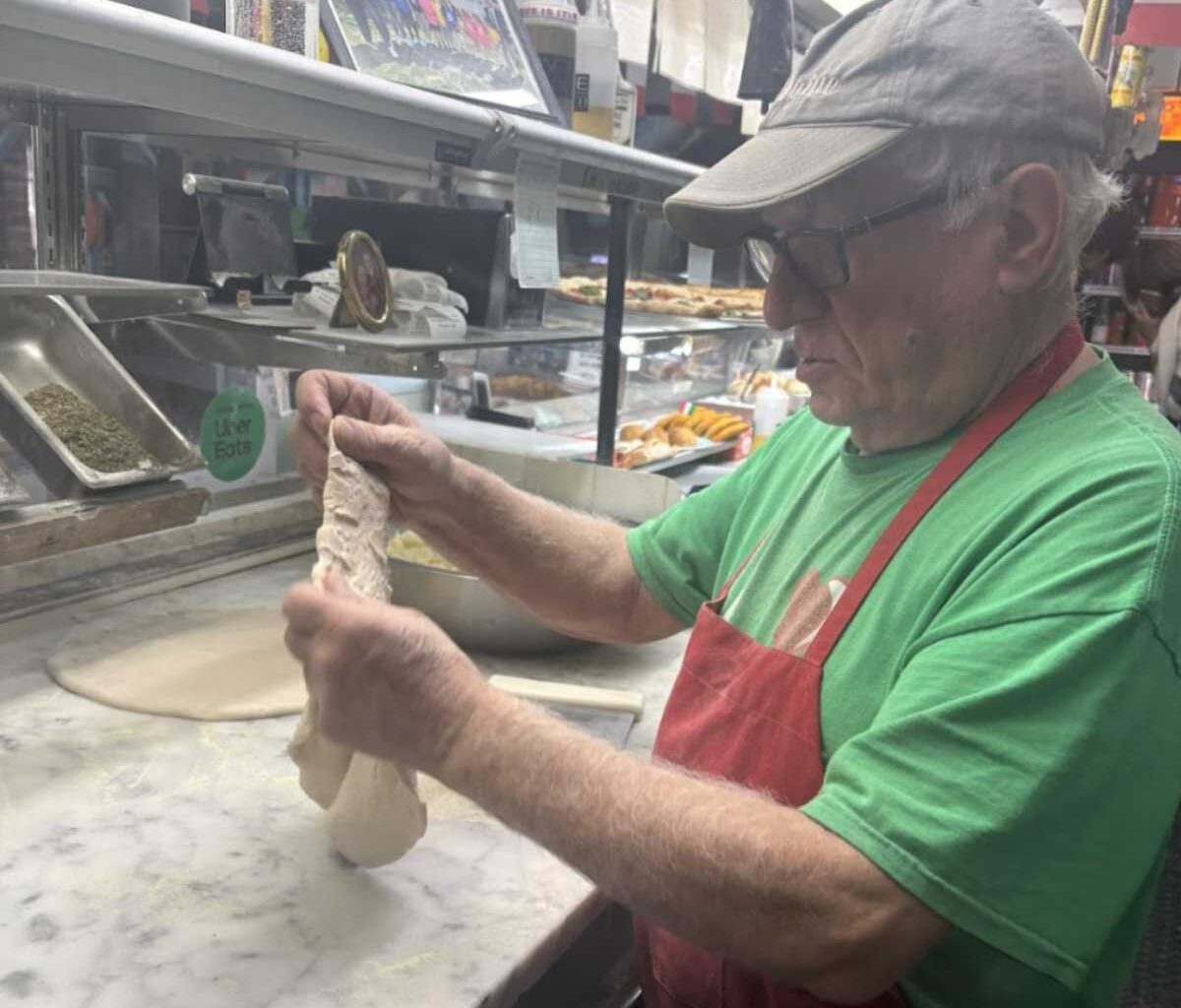 Inside the rituals of Pugsley Pizza in the Bronx – Bronx Times