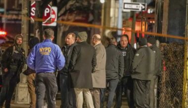 Bronx double stabbing leaves woman dead, teen injured in possible domestic violence case: cops