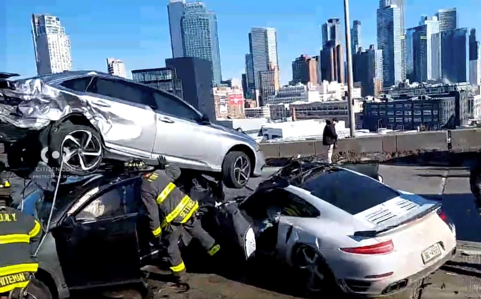 The FDNY received a call shortly before 9 a.m. about the crash on the LIE, near 25th Street by the Queens–Midtown Tunnel