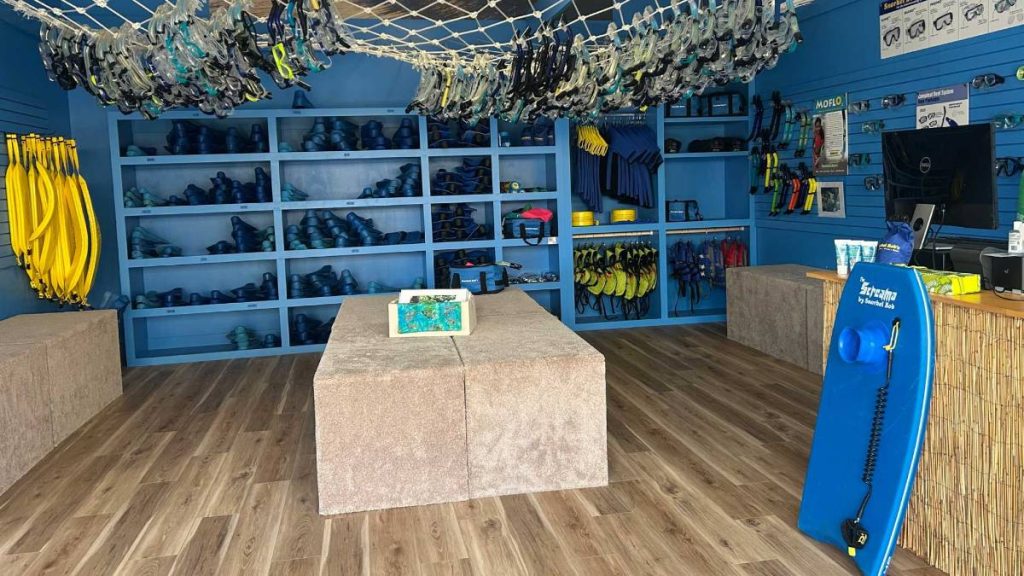 Snorkel Bob’s expands to Queens’ Marketplace in Waikōloa : Big Island Now