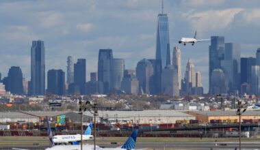 Air traffic controller’s failure led to serious injuries on Newark-bound flight, feds say